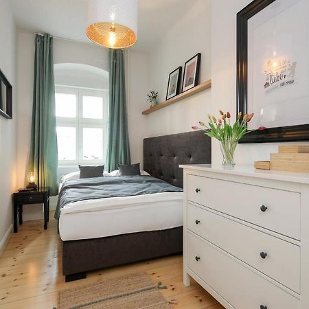 4 Personen Altbau Apartment Nahe Kurfuerstendamm - Romeo & Julia Berlin Exterior photo
