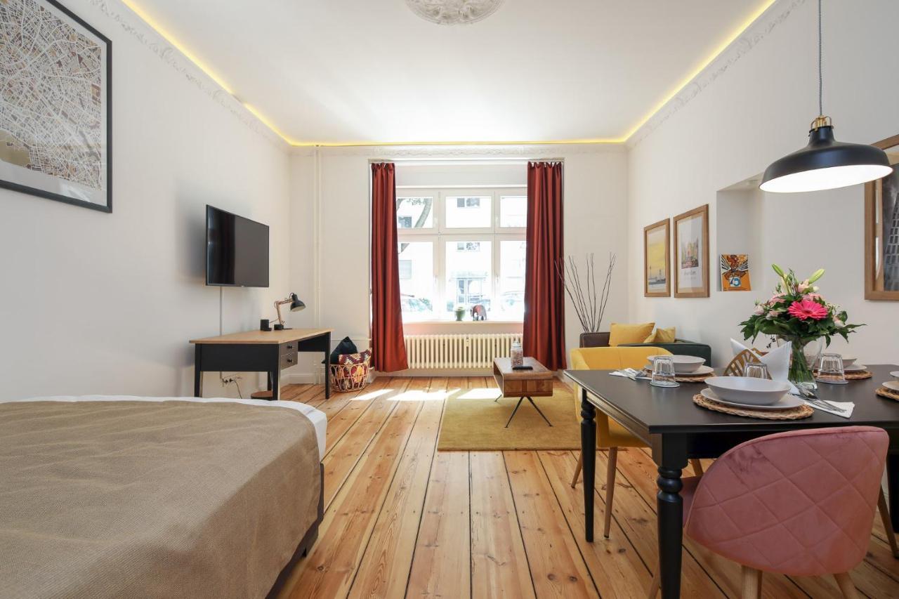 4 Personen Altbau Apartment Nahe Kurfuerstendamm - Romeo & Julia Berlin Exterior photo