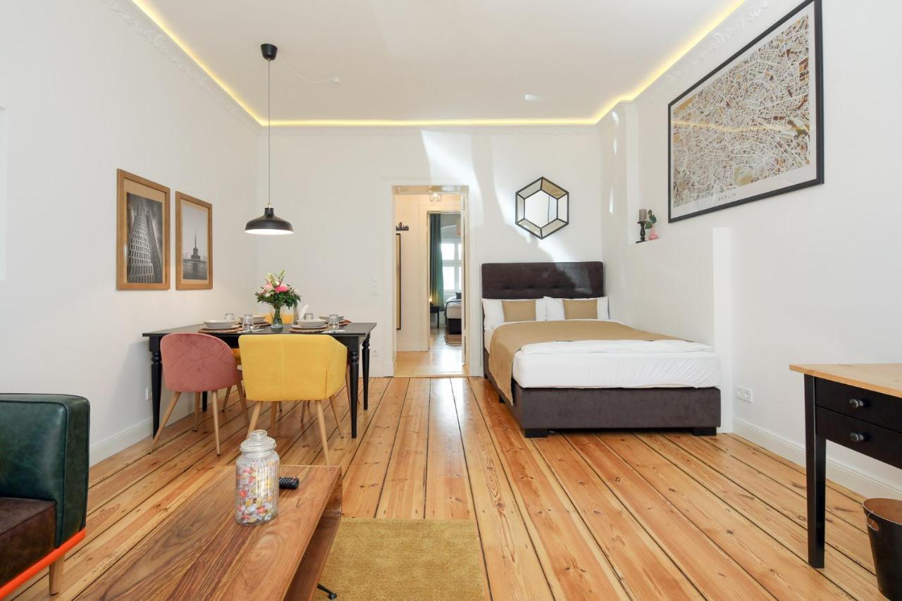 4 Personen Altbau Apartment Nahe Kurfuerstendamm - Romeo & Julia Berlin Exterior photo