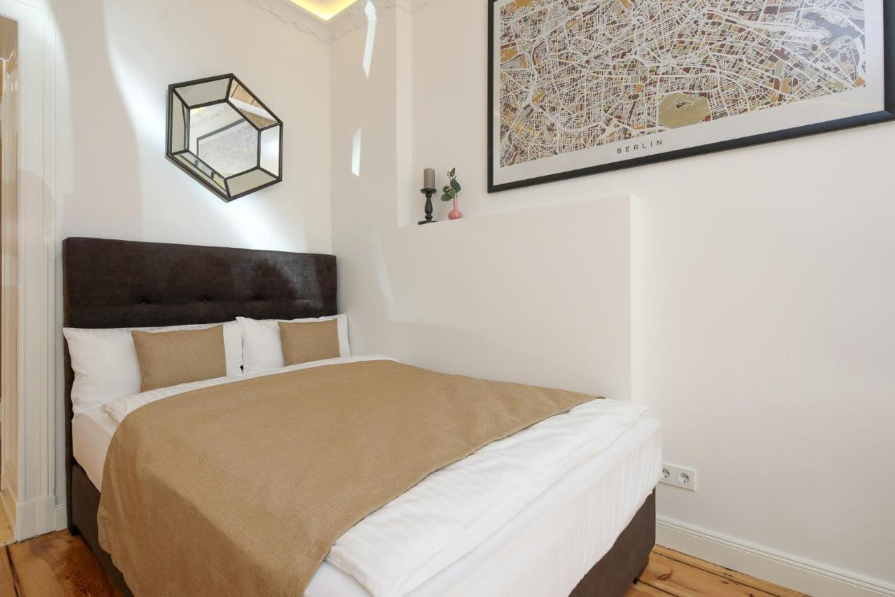 4 Personen Altbau Apartment Nahe Kurfuerstendamm - Romeo & Julia Berlin Exterior photo