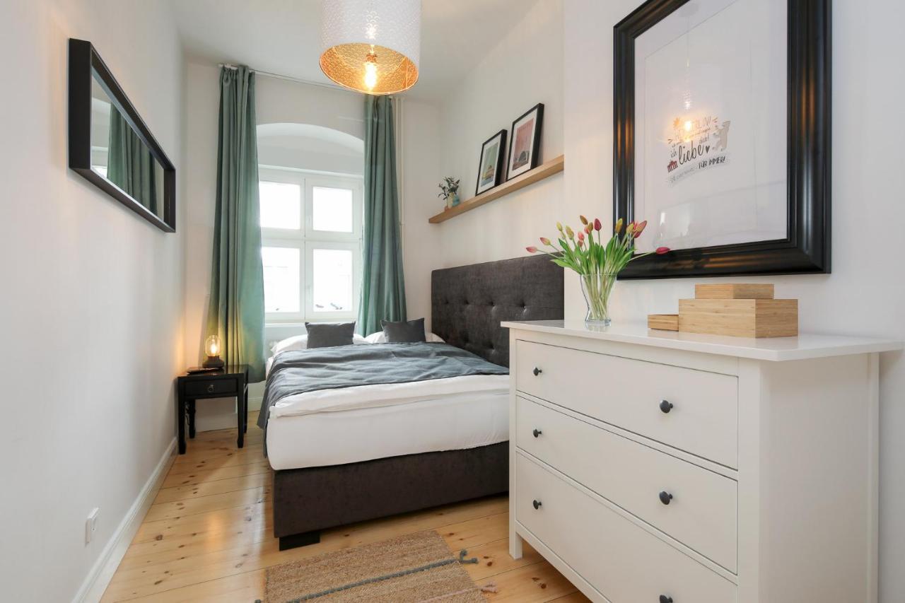 4 Personen Altbau Apartment Nahe Kurfuerstendamm - Romeo & Julia Berlin Exterior photo