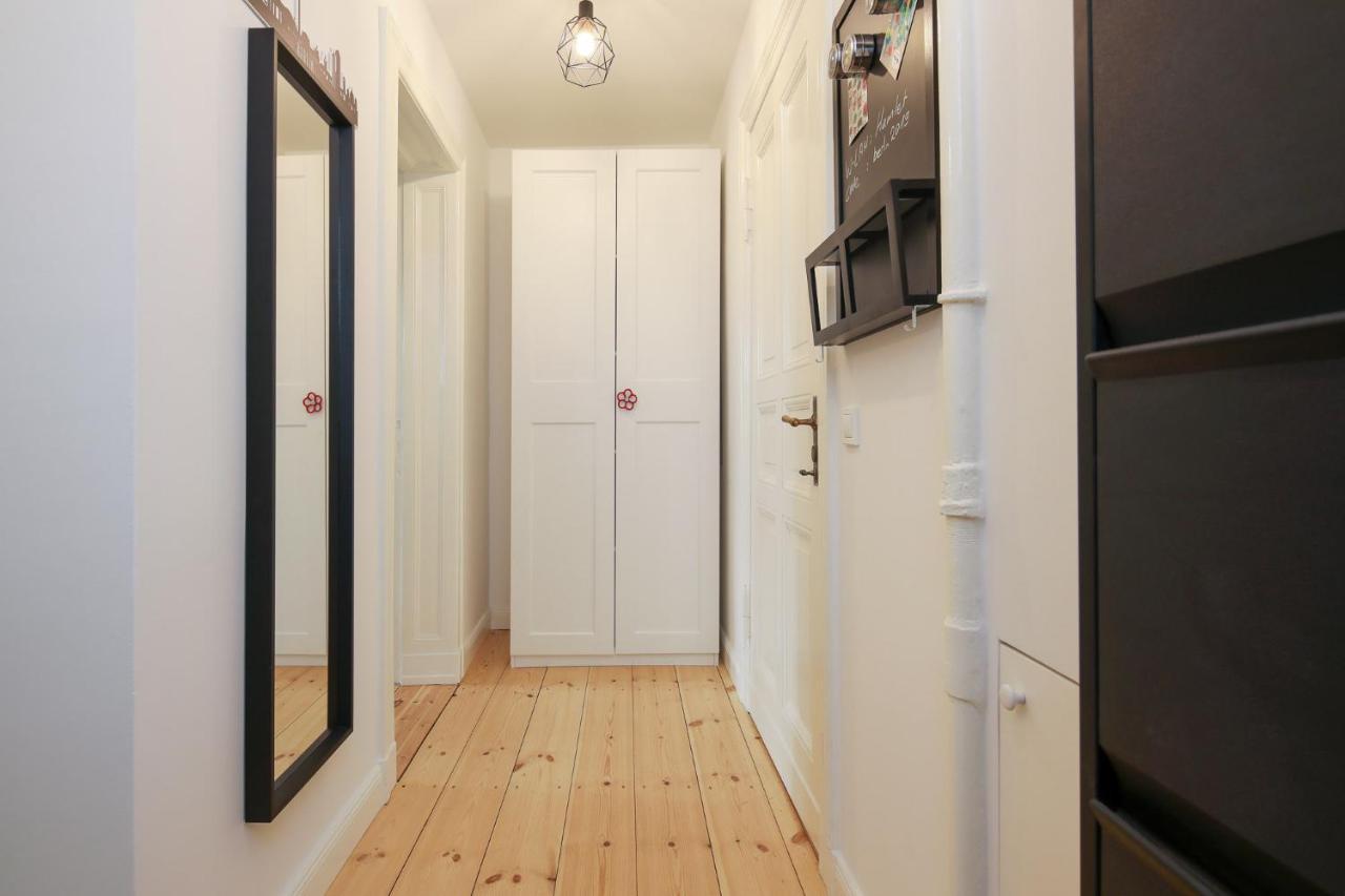 4 Personen Altbau Apartment Nahe Kurfuerstendamm - Romeo & Julia Berlin Exterior photo